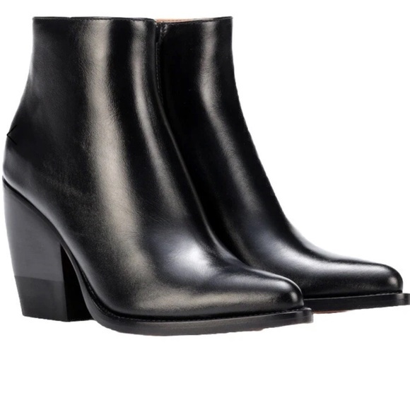 Chloe Shoes - Chloe Rylee Glossy Black Ankle Booties